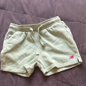 New Balance Kids Athletic Shorts in Green Size Large